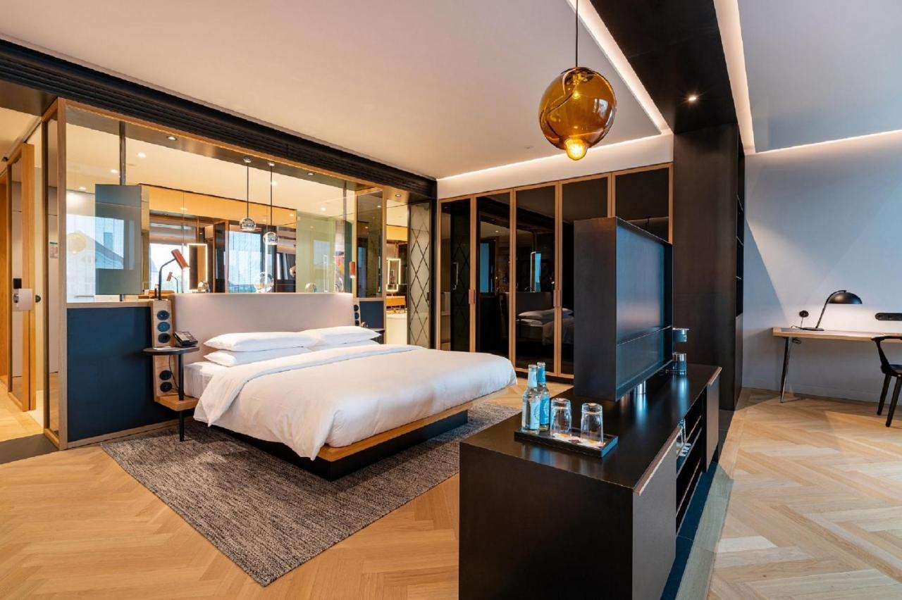 Andaz Munich Schwabinger Tor, By Hyatt Hotel Екстериор снимка A bedroom at the hotel