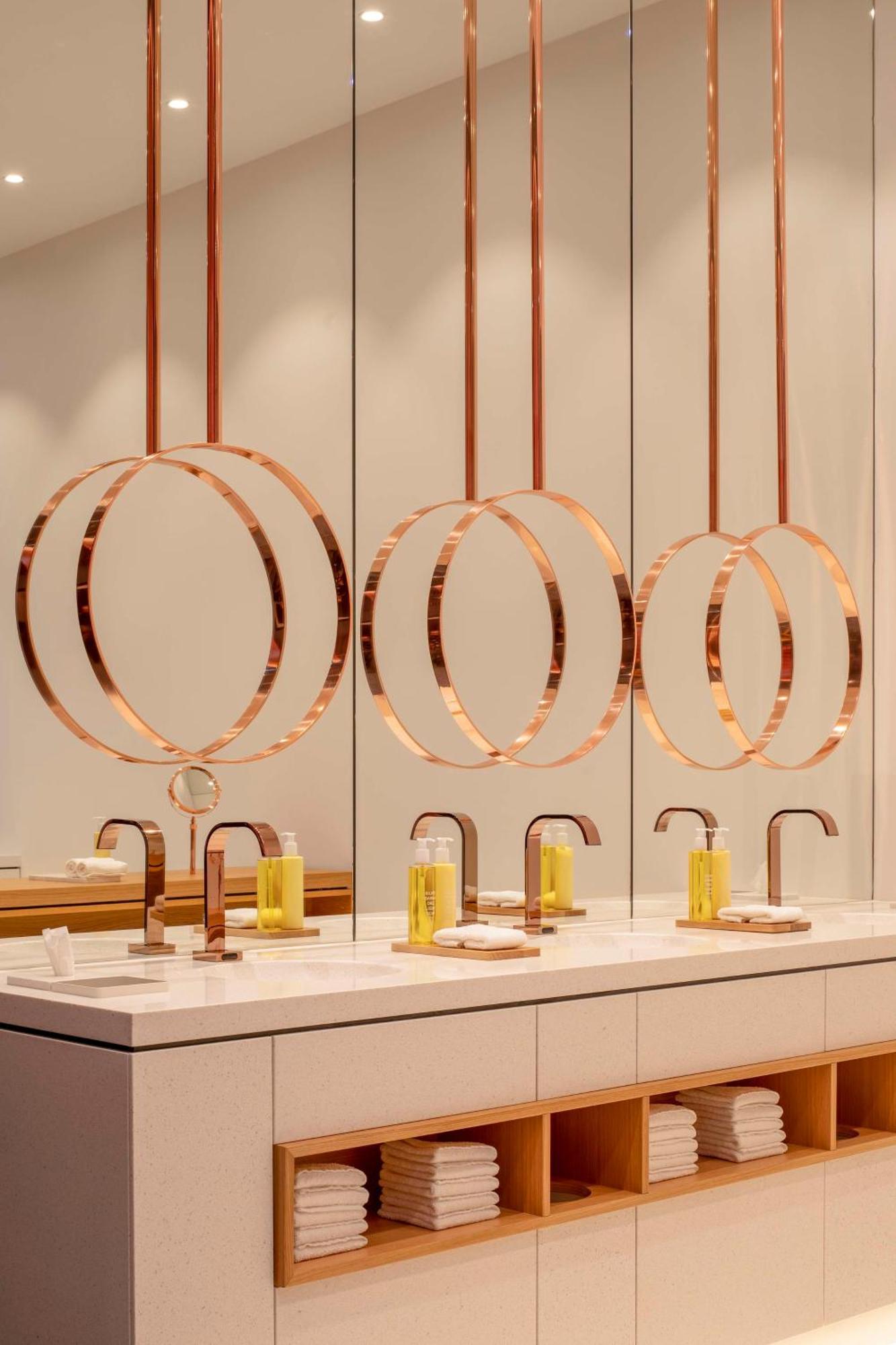 Andaz Munich Schwabinger Tor, By Hyatt Hotel Екстериор снимка Bathroom fixtures