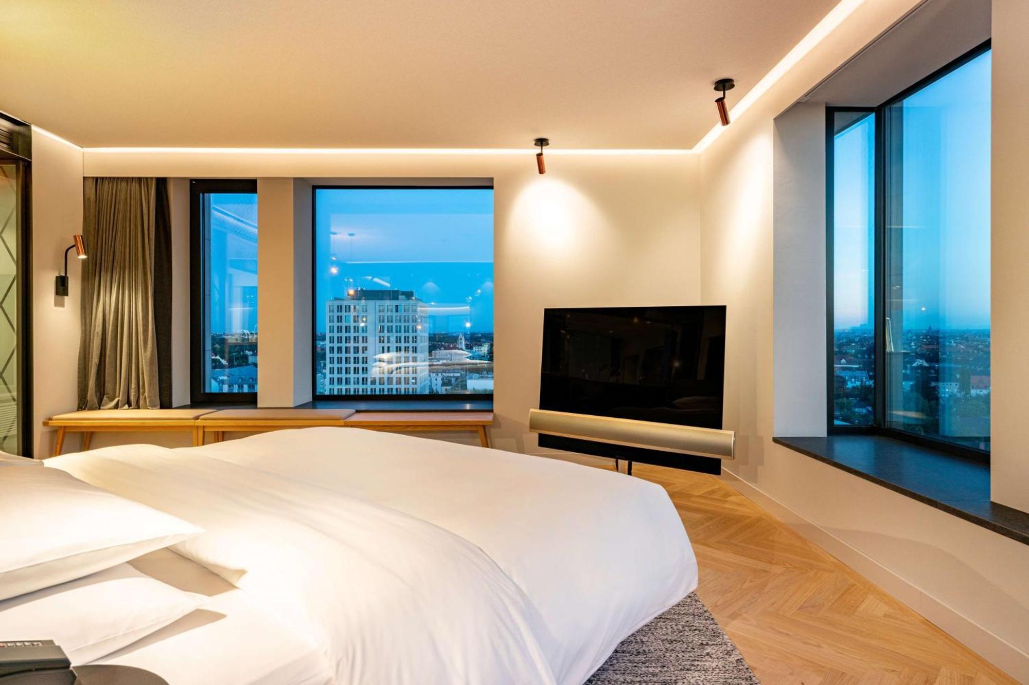 Andaz Munich Schwabinger Tor, By Hyatt Hotel Екстериор снимка A bedroom at the hotel