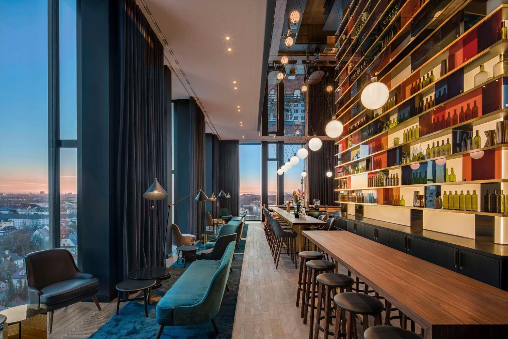 Andaz Munich Schwabinger Tor, By Hyatt Hotel Екстериор снимка The bar at the 101 Skybar