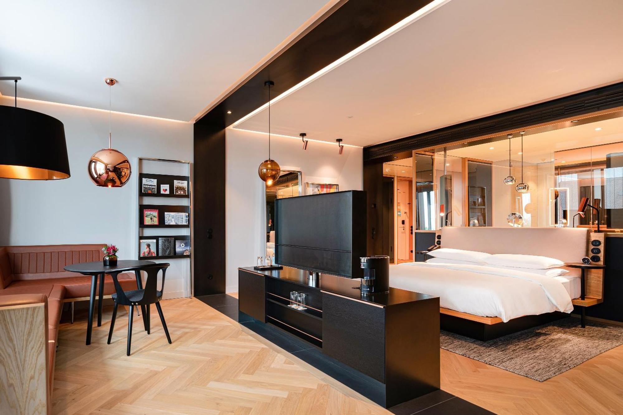 Andaz Munich Schwabinger Tor, By Hyatt Hotel Екстериор снимка A suite at the hotel